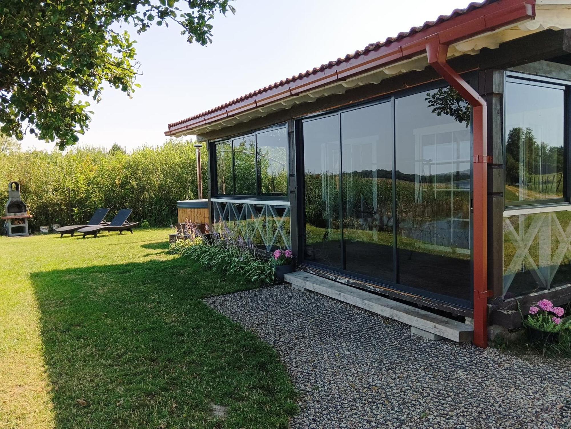 Chill House Villa Miezonys Buitenkant foto