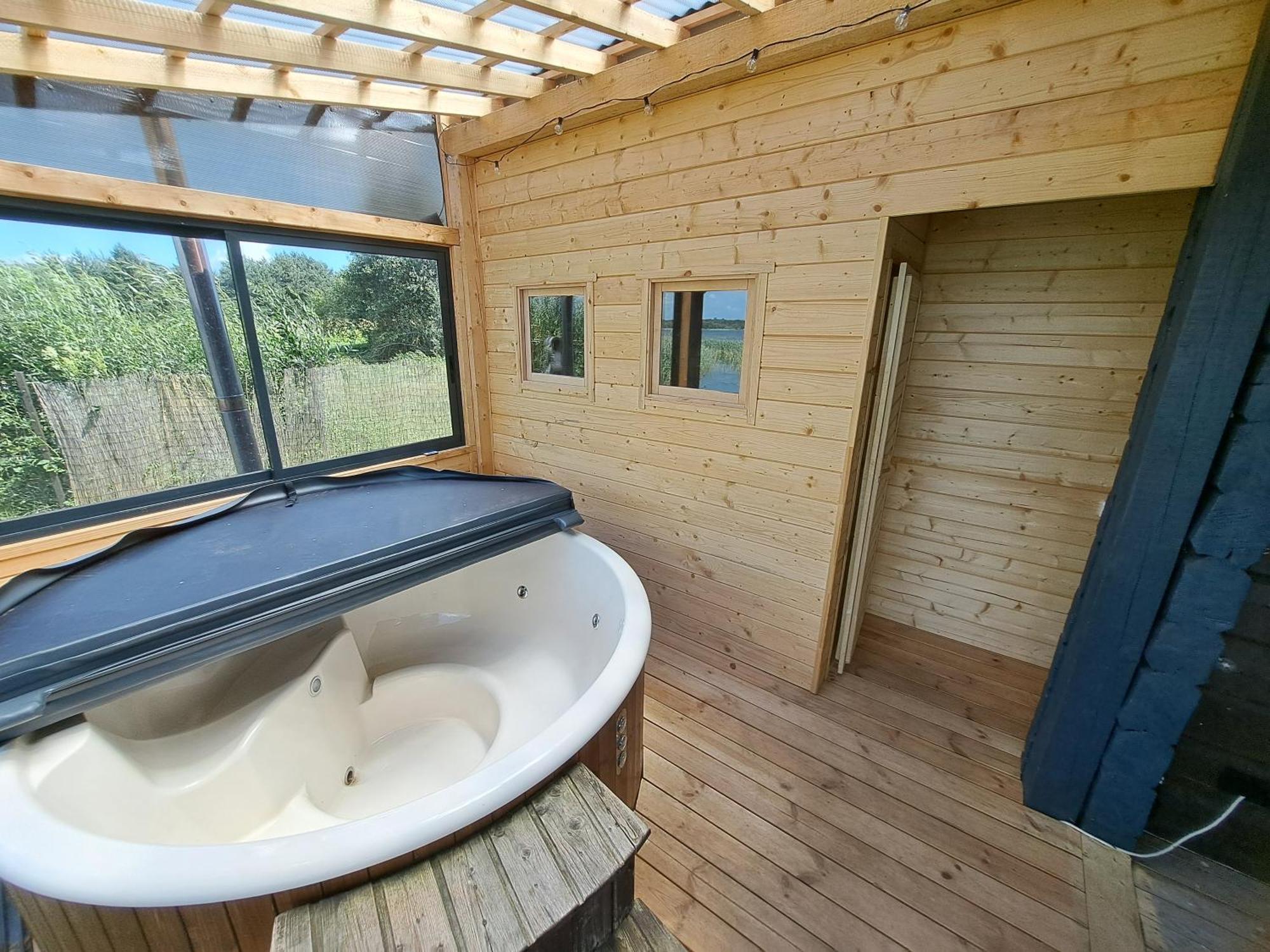 Chill House Villa Miezonys Buitenkant foto